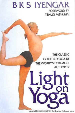 [9788172235017] Light on Yoga